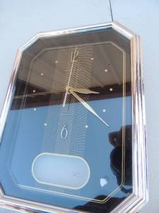lot 153 image: Quartz wall clock Heirloom silver and black 12x10