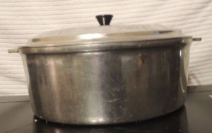 lot 191 image: Advanced Casting covered aluminum Roaster Pot
