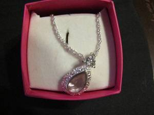 lot 369 image: Silver chain with pink teardrop NEW