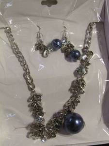 lot 332 image: Necklace & earrings silver chain with blue ball