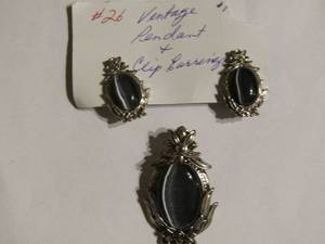 lot 380 image: Vintage pendant and clip earrings, silver Fauna with black stone