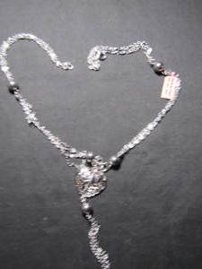 lot 405 image: Necklace silver with heart 24