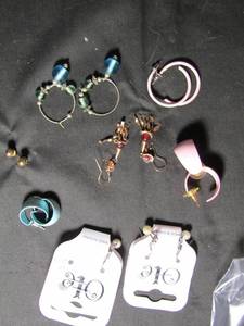 lot 400 image: Earrings x 6 pair - pink, blue, hoops and pearl