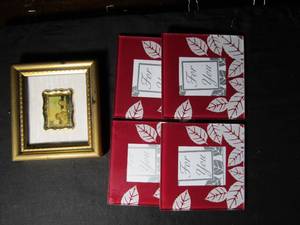 lot 404 image: Set of 4 coaster picture frames