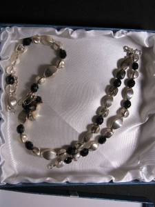 lot 373 image: Sterling silver and black bead necklace 20, bracelet 8 and earrings set