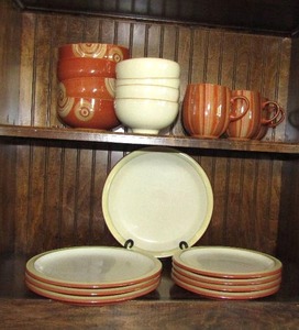 lot 8 image: Denby England stoneware serving set