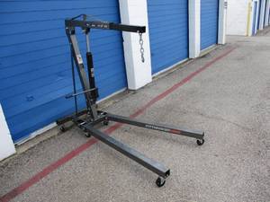 lot 34 image: Pittsburgh Heavy Duty 1-Ton Folding Shop Crane On Casters