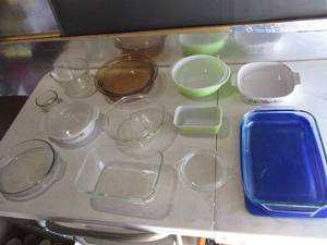 lot 40 image: Lot -Glass Cookware- Pyrex , Fire King, USA Glasbake-352, Corning Ware, Vision, Lock & Lock, and 2-Vintage Unmarked