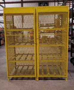 lot 3 image: Propane Tank Safety Cage