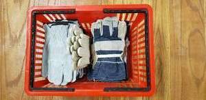 lot 7 image: Misc Gloves Leather gloves( 2 pair), Grey Driver Gloves 351A804 - large (9 pair)