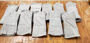 lot 26 image: Welding Glove Item # 351 I552-PR ( 11 Pairs)