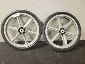 lot 419 image: 16x 114 SEMI-PNEUMATIC TIRE ON PLASTIC SPOKE WHEEL, HUB LENGTH 2 38 CTD HUB, BORE 12BALLBEARING, DIAMOND TREAD, 100# CAPACITY ( 2 TOTAL)