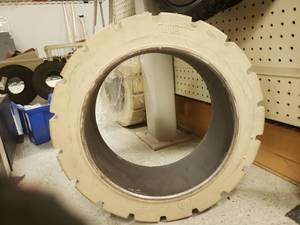 lot 418 image: FORLIFT DRIVE WHEEL, 18x6x12 18 TRACTION FLAT TREAD, NON MARKING DRIVE WHEEL