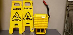 lot 245 image: 35QT. MOP BUCKETSIDEWARD PRESSURE WRINGER, FOR 32OZ MOP HEADS AND CAUTION WET FLOOR SIGNS ( 2 TOTAL)