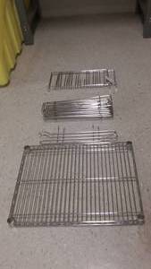 lot 118 image: METRO SHELF W24 X D18 PLUS MIX LOT OF SIDE RAILS