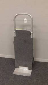 lot 170 image: MINI COBRA SHELF TRUCK, CARPET SHELF, LIP DOWN, O.H. 2-WHEEL 44, 4-WHEEL-32, 9 PNEUM WHEEL, 4LOCKING CASTERS, CAPACITY 300#s2WHL, 500#s4WHL, 200#sSHELF.