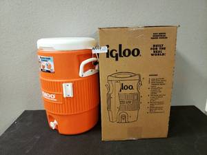 lot 397 image: IGLOO COOLER, 5 GALLON CAPACITY ( 2 total)