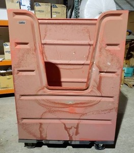 lot 314 image: Large Red Rolling Bin on Wheels
