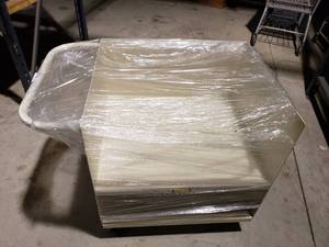 lot 317 image: 28Wx32 34Lx28H, WHITE TRAY CART, 1 SHELF 12 UP FROM CART BOTTOM, CART HANDLE ON 28 SIDE