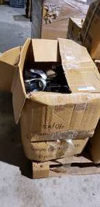 lot 662 image: Heavy Duty 3 x 1.25 Compression Peg Swivel Caster ( 2 Boxes 1 New, 1 Open)