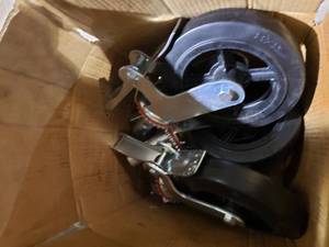 lot 693 image: 4 Locking Casters for Scaffolding