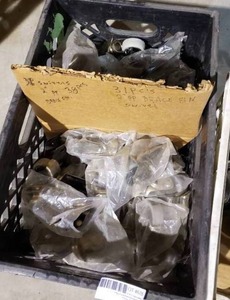 lot 678 image: Mixed Lot of 2 pp Brass Finish Swivels and Swivel Brakes