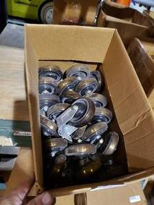 lot 686 image: Mixed Lot of Casters