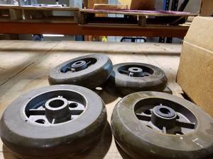 lot 738 image: Wheels