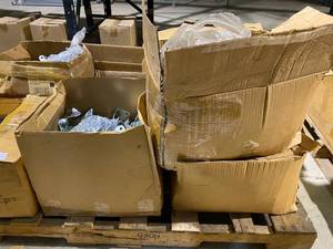 lot 370 image: Mixed Lot of Rigid Casters, large quantity