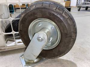 lot 385 image: Inflatable Kenda Tire - 4 Ply  2.802.50-4 Caster Wheels, 2 Rigid, 2 Swivel ( 4 Total)