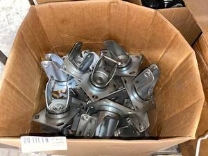 lot 351 image: 3 X 1.25 STEEL SWIVEL CASTER BASES