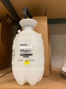 lot 441 image: Flow master 2Gal sprayer QTY 2 new