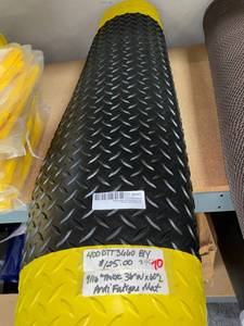 lot 445 image: 916 THICK x 36W x 60L DIAMOND PLATE ANTI-FATIGUE MAT BLACK WITH YELLOW BORDER