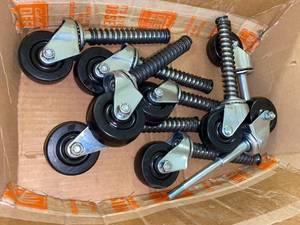 lot 468 image: Mixed lot of Casters