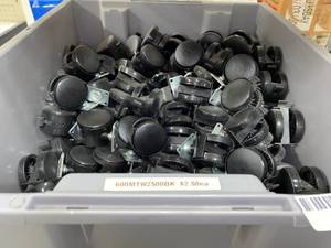 lot 469 image: Mixed lot of Casters