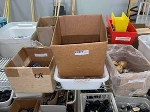 lot 478 image: Mixed lot of Casters