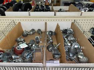 lot 487 image: Mixed Lot of Casters, see pictures