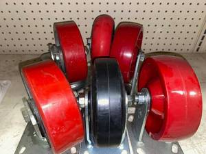 lot 512 image: Mixed Lot of Casters, see pictures