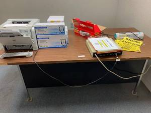 lot 592 image: Office Desk W72 x D36