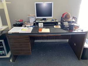lot 601 image: Office Desk W60 x D30