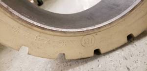lot 417 image: FORLIFT DRIVE WHEEL, 18x6x12 18 TRACTION FLAT TREAD, NON MARKING DRIVE WHEEL