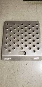lot 565 image: ALUMINUM CURB RAMP, 22Wx24L, 600#S CAPACITY, 18 THICK ALUMINUM PERFORATED