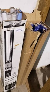 lot 881 image: 48 florescent bulbs