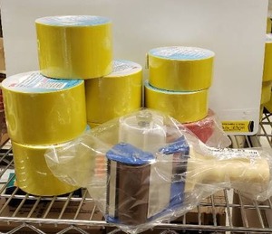 lot 192 image: Tape and Dispenser Mixed lot