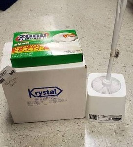 lot 888 image: lot of cleaning supplies