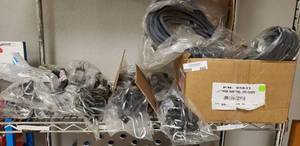 lot 862 image: Moving blankets and mixed lot of Bungee straps