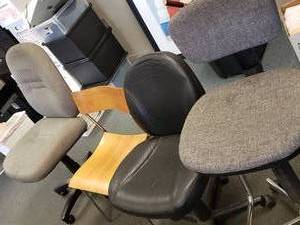 lot 867 image: lot of 4 office chairs