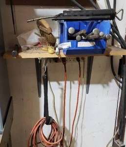 lot 798 image: shelf lot of misc including electric cords