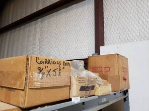 lot 819 image: mixed lot of hardware and caps