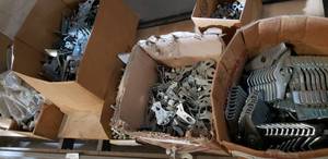 lot 828 image: Mixed lot of caster brake parts